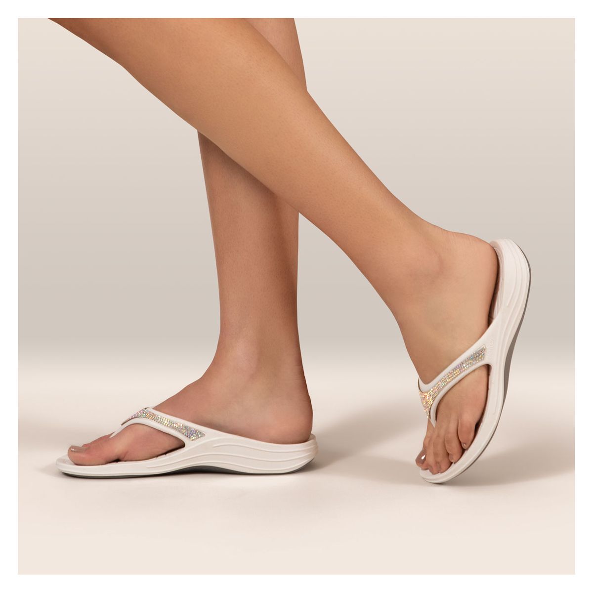Aetrex Fiji Women's Orthotic Flips – Sparkle White