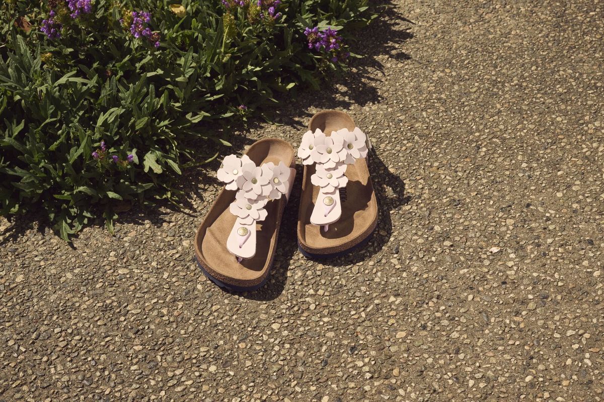 Birkenstock Gizeh Flower Leather – Light Rose
