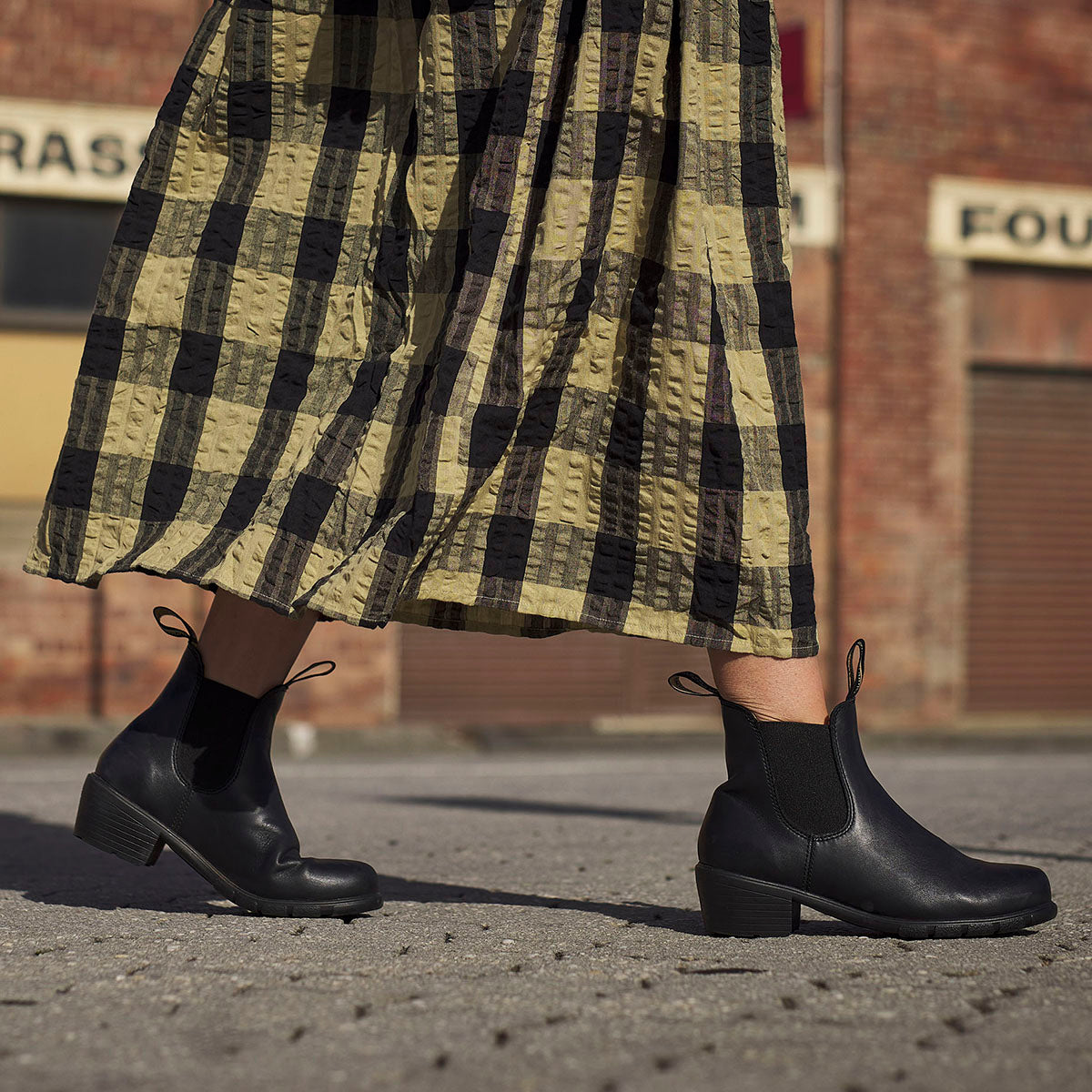 Blundstone 1671 Women's Heel Boot in Black