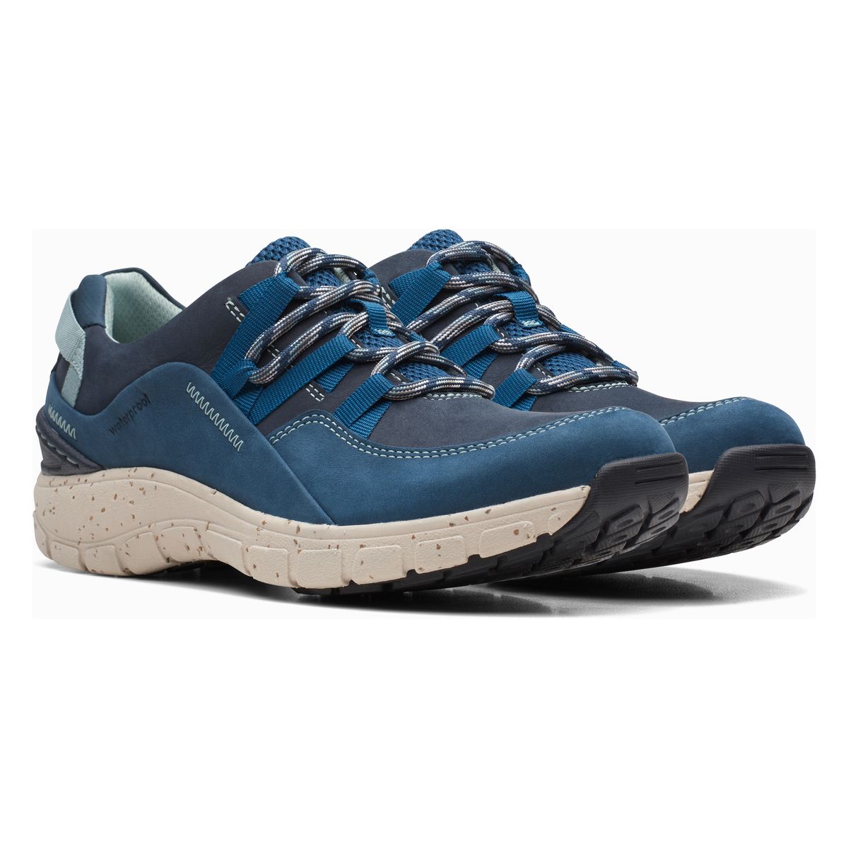 Clarks Wave Range Women's Sneakers in Blue