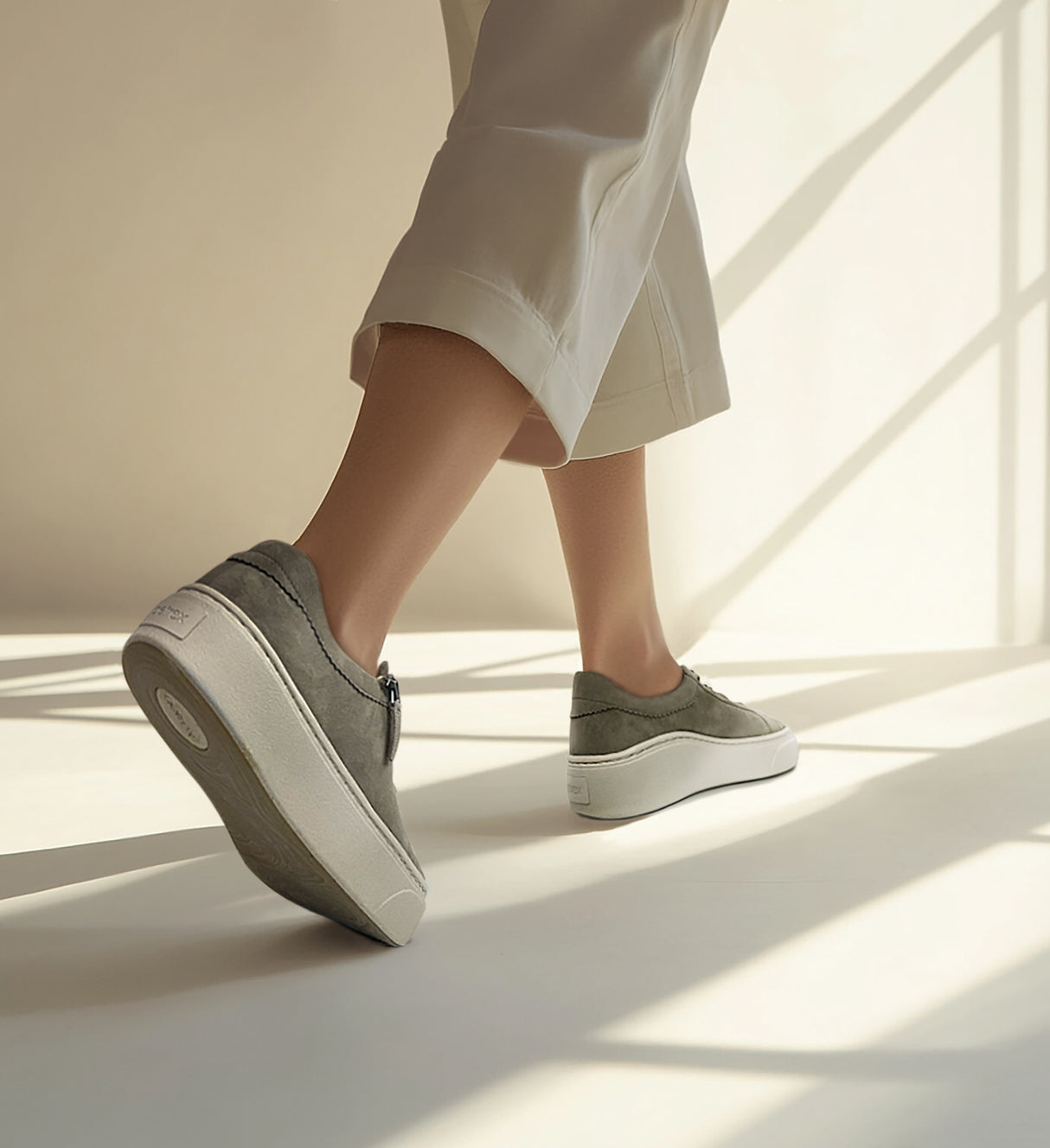Aetrex Aubrey Arch Support Platform Sneaker – Taupe