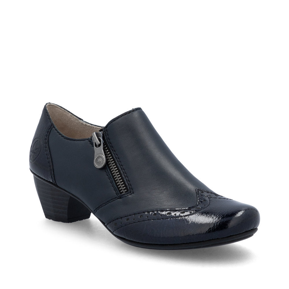 Navy leather women’s dress shoe with rounded toe and 40 mm low heel, combining classic design with supportive, all-day comfort. Style #41757-15