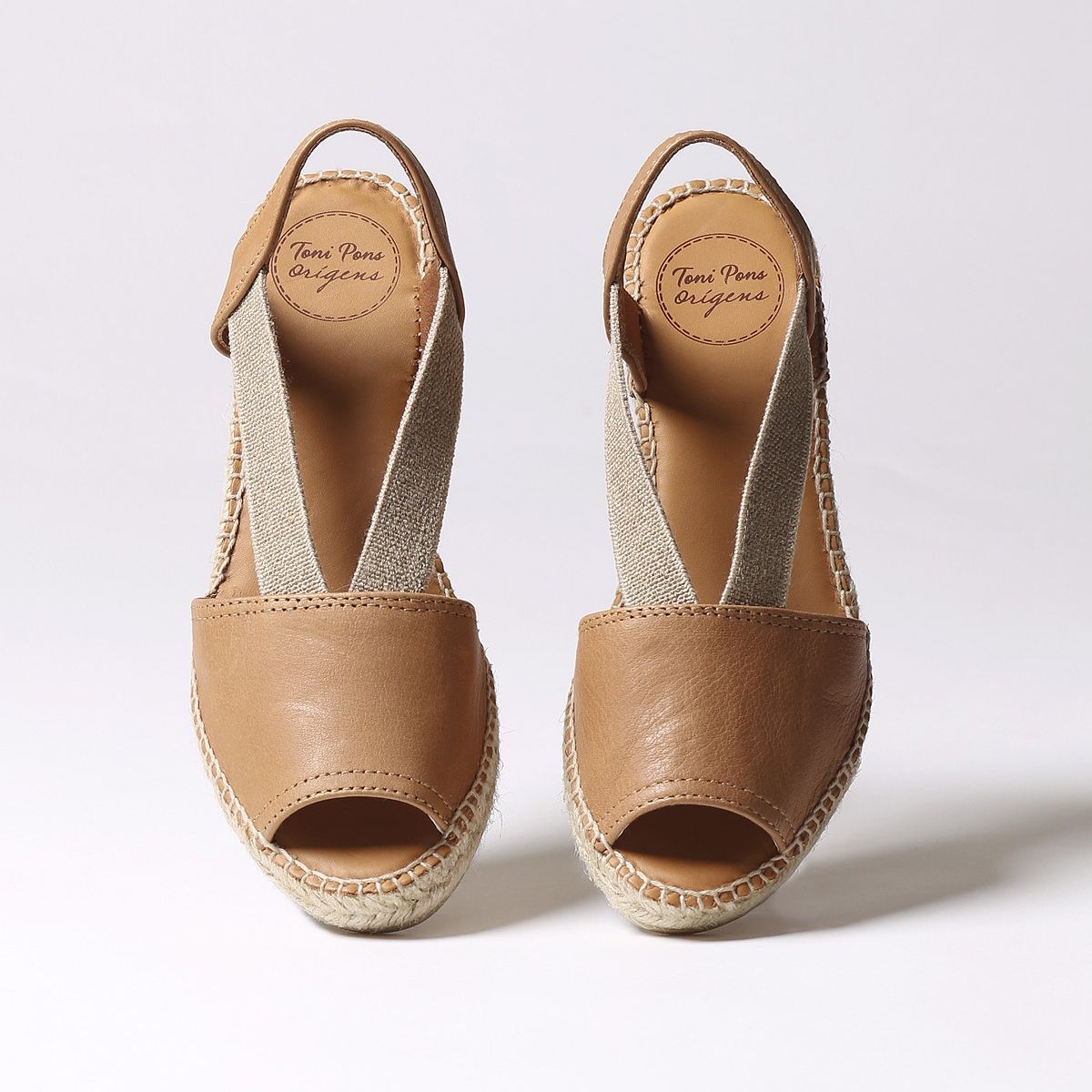 Toni Pons Etna Women's Flat Leather Sandal With Elastics in Cuero