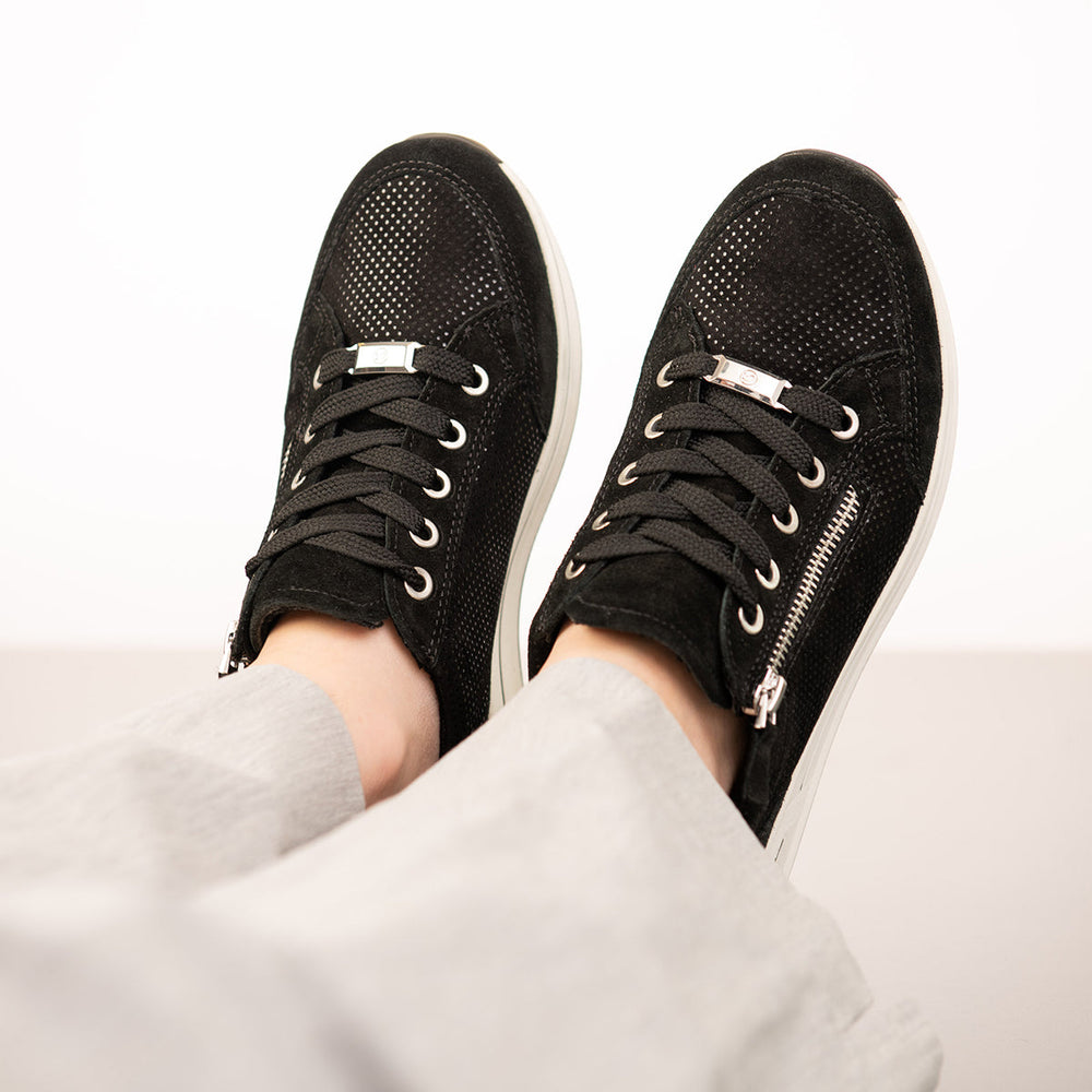 Oleanna Side Zip Sneaker