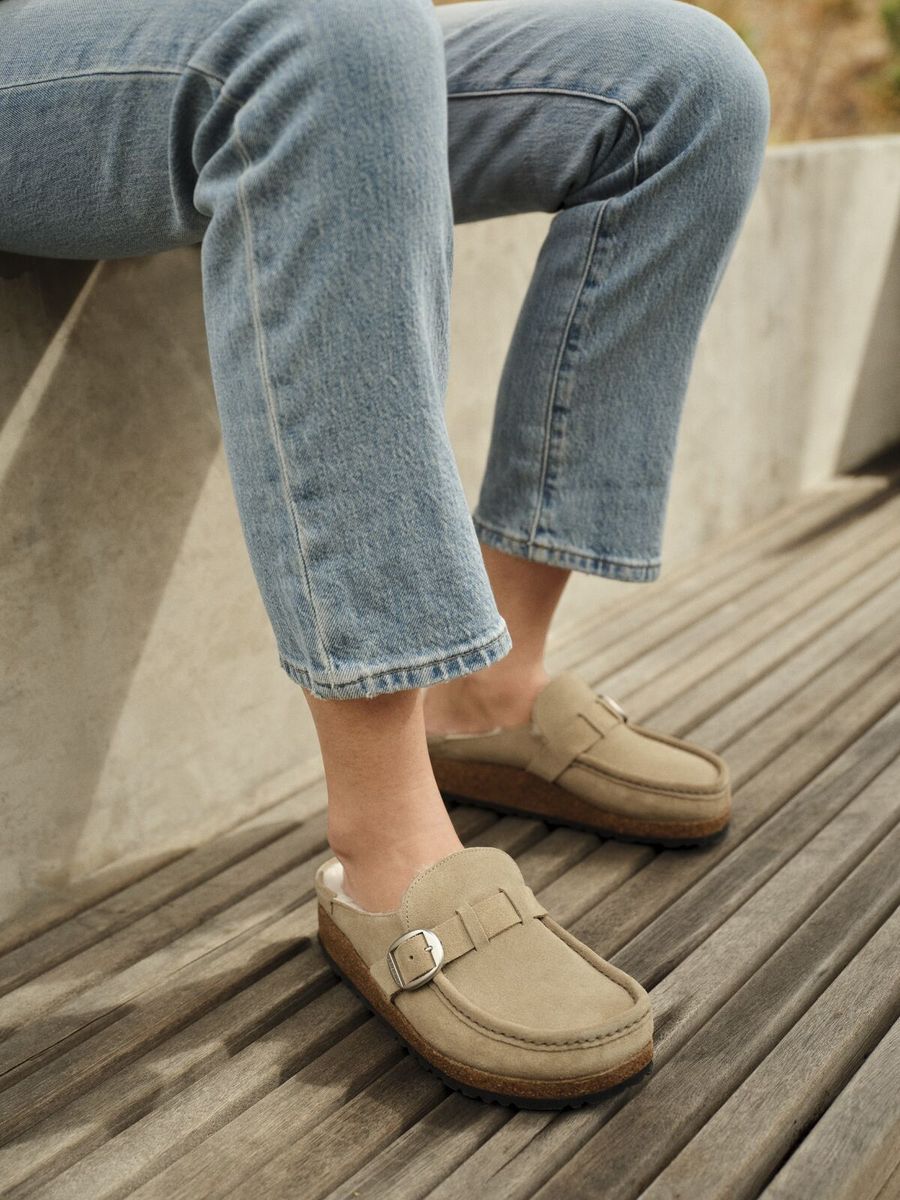 Birkenstock Buckley Shearling Clog – Taupe