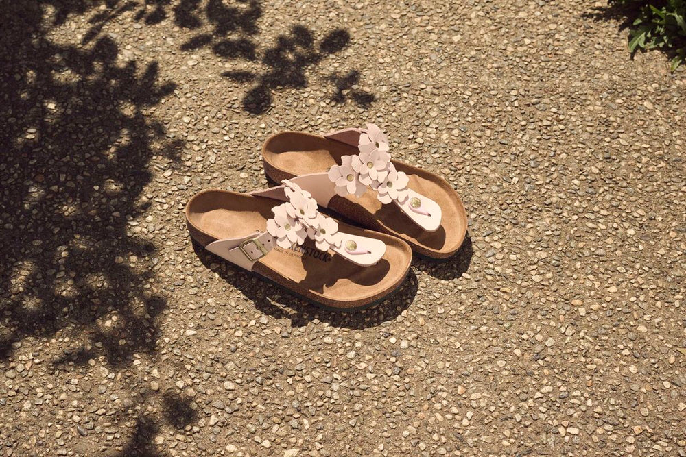 Birkenstock Gizeh Flower Leather – Light Rose
