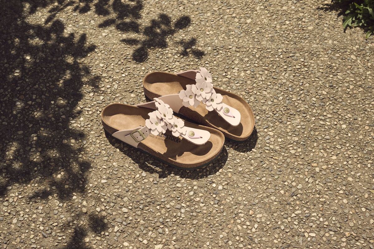 Birkenstock Gizeh Flower Leather – Light Rose
