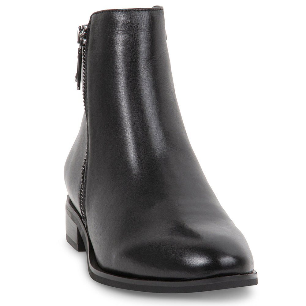 Blondo Carla Women’s Waterproof Boots in smooth leather with double zippers, ultra-suede rosewood lining, leather stack heel, and rubber outsole.In Extra wide fitting for hard to fit feet