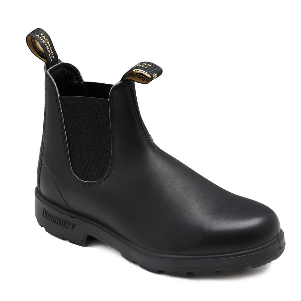 Blundstone 510 The Original Unisex Chelsea Boot in black leather with elastic side panels, steel shank, removable footbed, and lightweight thermo-urethane outsole for everyday wear. Style #510
