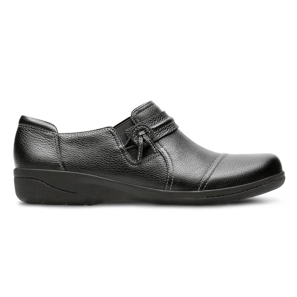 Clarks Cheyn Madi Women's Slip Ons in Black