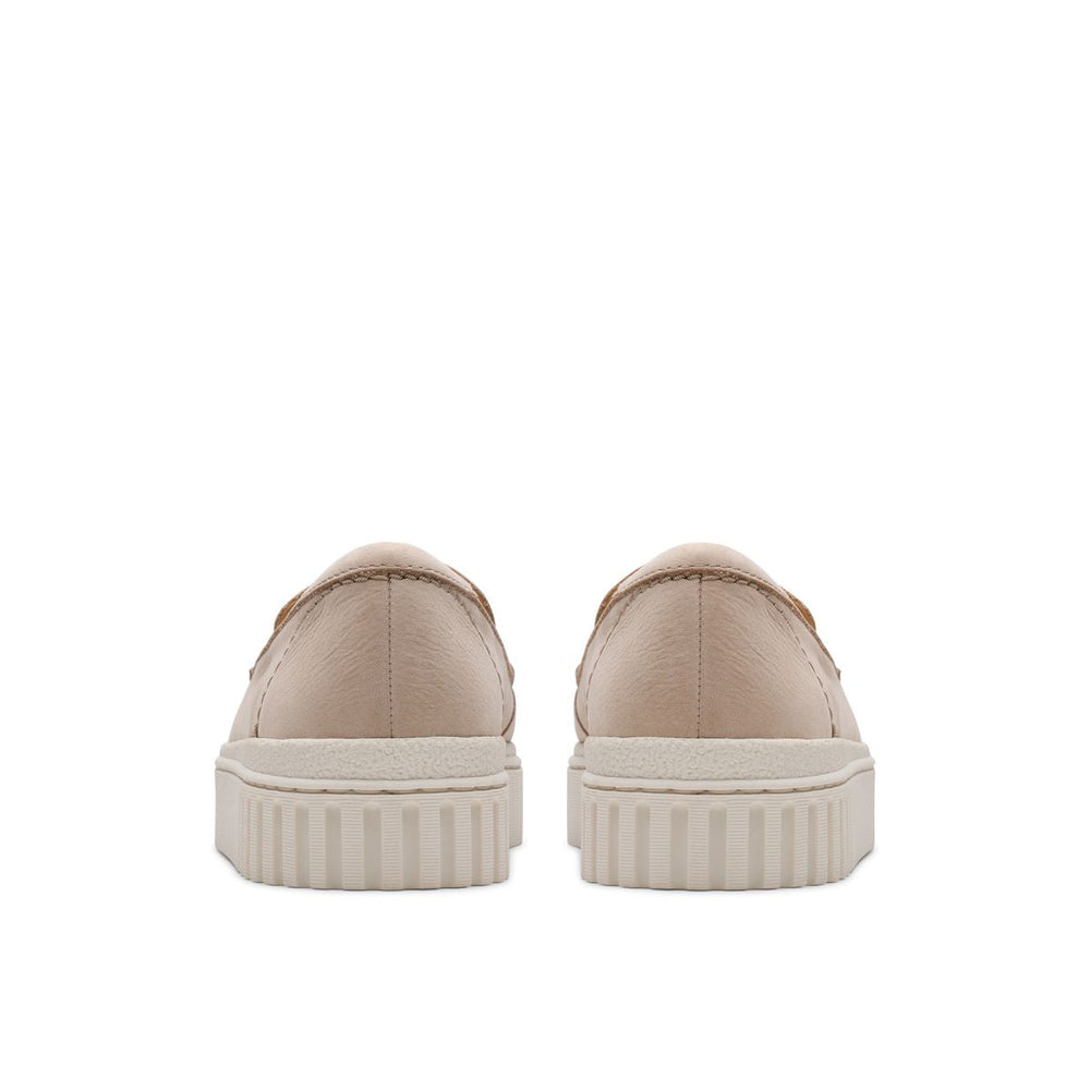 Clarks Mayhill Cove Women's Loafers in Sand