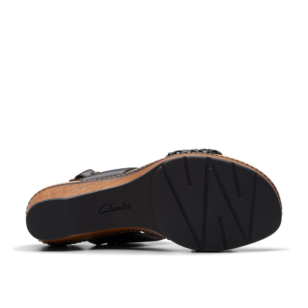 Clarks Seannah Step Women's Block Heel Sandal in Black