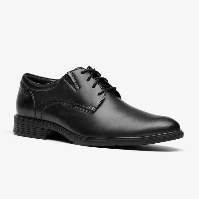 Clarks black leather men's Steadwell Lace oxford shoe with black laces. Product style 26184679.
