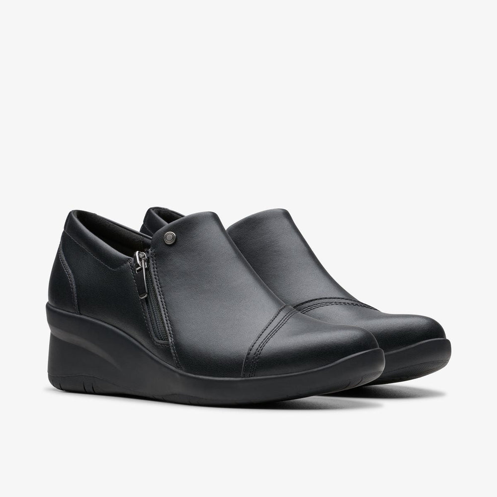 Suttyn Walk Wedge with Side Zipper