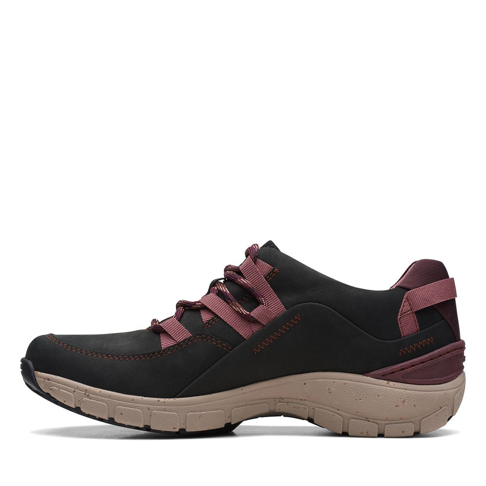 Clarks Wave Range Women's Sneakers in Black Red