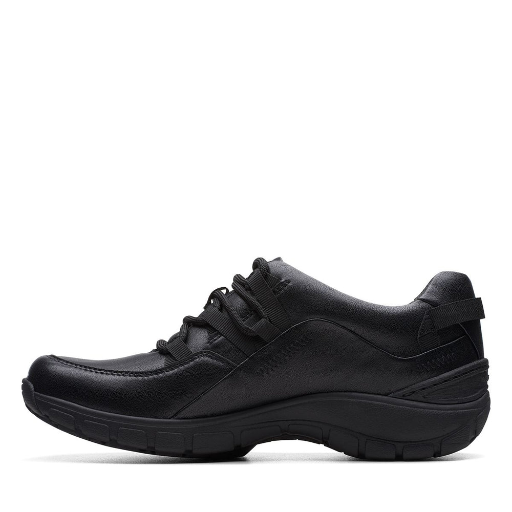 Clarks Wave Range Women's Sneakers in Black