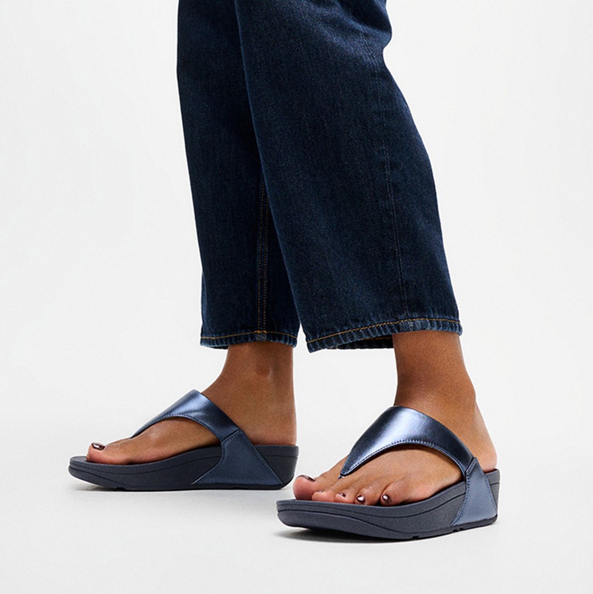 FitFlop Lulu Women's Leather Toe-Post Sandals – Cosmic Blue