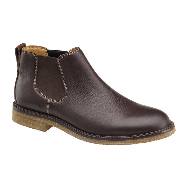 Johnston & Murphy Men's Copeland Chukka Slip-On Boot in Brown. Johnson & Murphy Copeland slip-on chukka, slip-on chukka boot brown, memory foam chukka slip-on, sheepskin lined slip-on boot Canada, crepe sole slip-on chukka, comfortable slip-on boot, brown boot, soft leather slip- on boot, all day wear. Style #25-2510