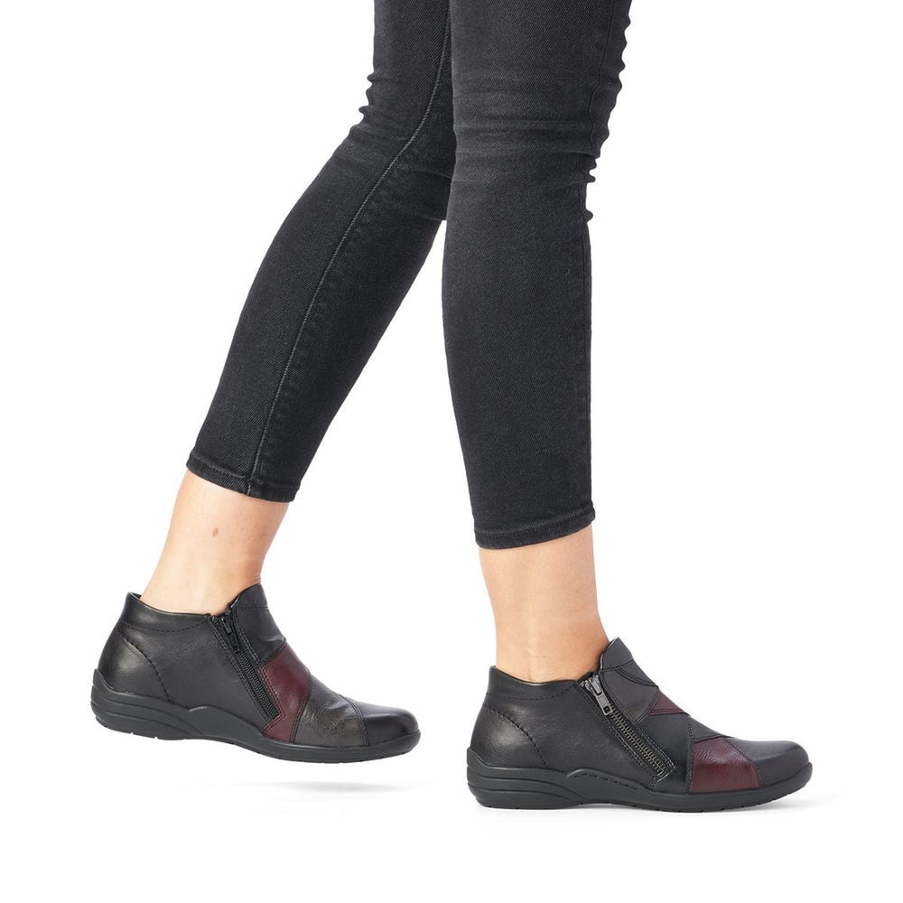 Remonte D7674 Women's Side Zip Shoe in Wine