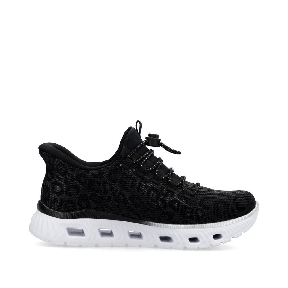 M6066 Ready to Go Sneaker