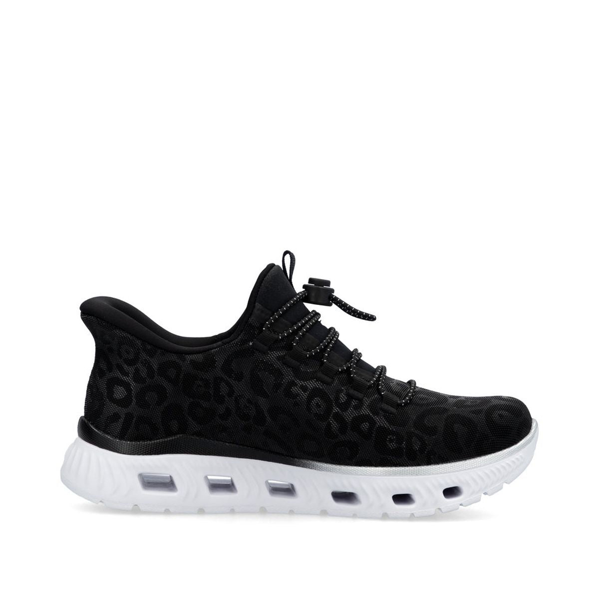 M6066 Ready to Go Sneaker