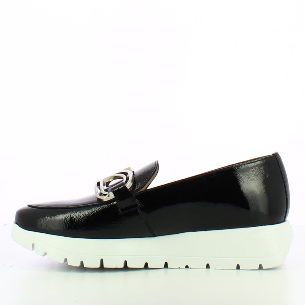 Wonders A-2462 Platform Loafer in Black Patent